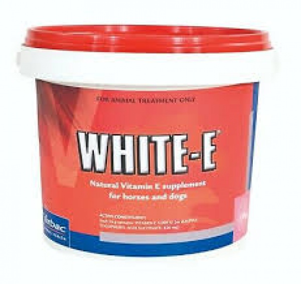 WHITE E HORSE / DOG 1.5KG
